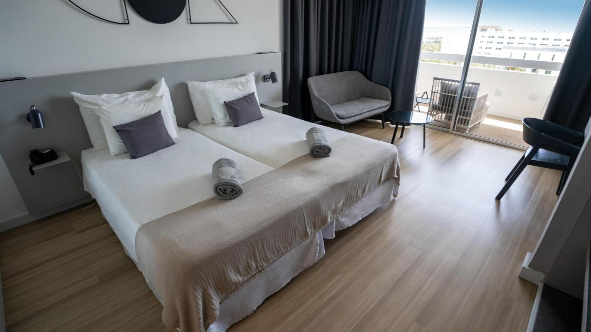 Junior Suite with Pool View (2 Adults),1612956997:JPEG